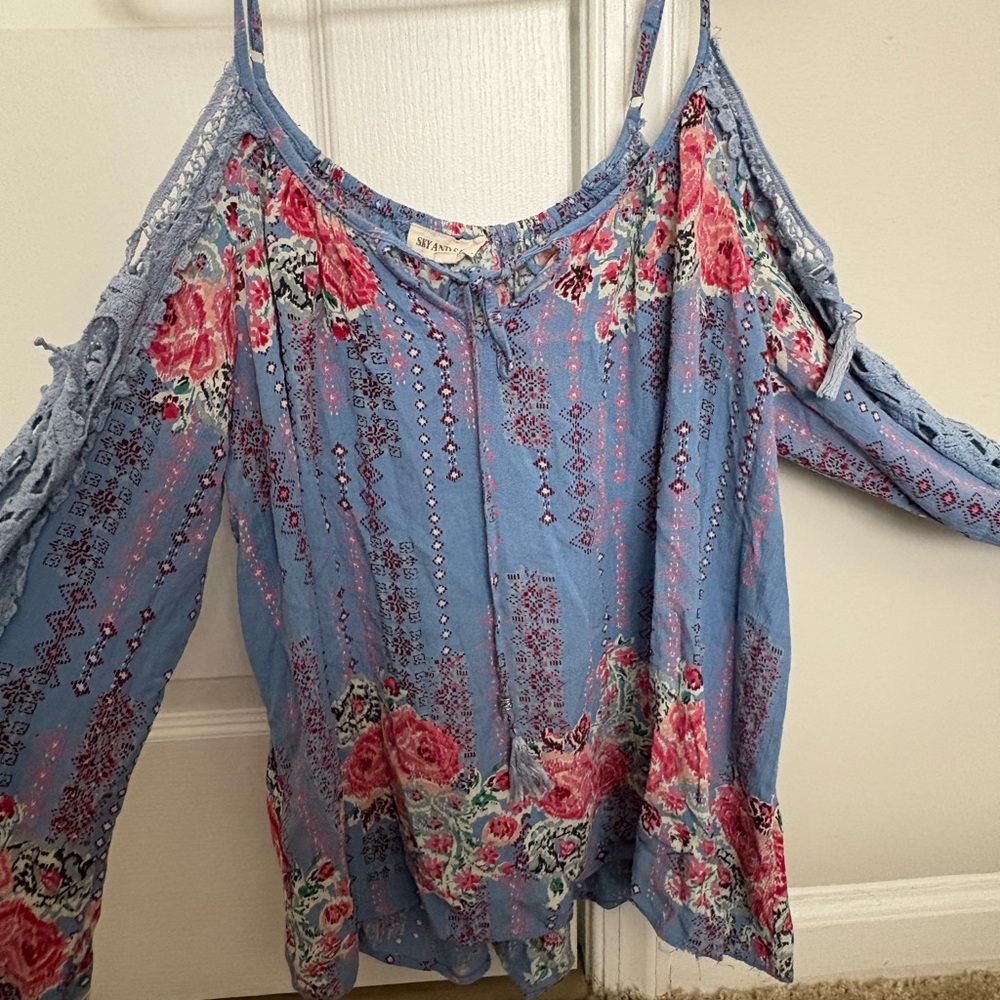 Sky and Sand floral long sleeve blouse